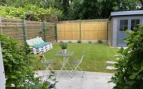 Maisonnette Avec Jardin